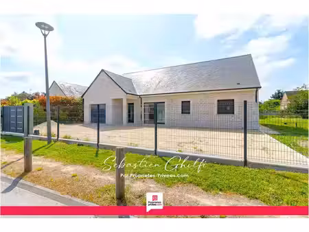 maison de plain-pied avec 3 chambres-cellier-garage-jardin