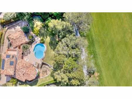 magnifique vue sur le golf villa 7 pieces avec piscine et double garage