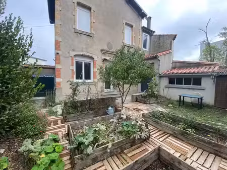 location appartement 3 pièces 42 m² à carcassonne (11000)