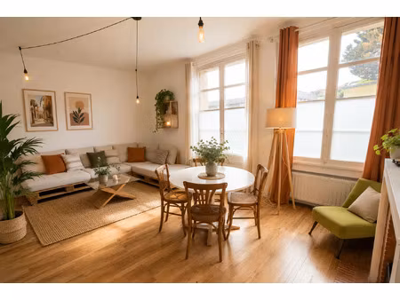 maison de ville t3 duplex - 69 m² - cave - charme de l'ancien - eguilles