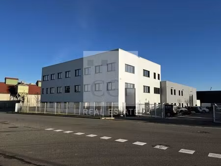 location local professionnel 66m² chaponnay 69970