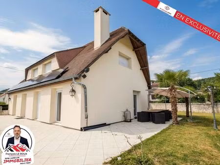 maison familiale 163 m² 7 pièces 5 chambres bureau sous sol terrain plat secteur résidenti