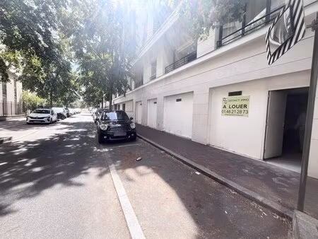 location commerce suresnes 92150 152m²