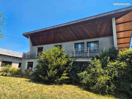 maison avec terrain de 1239m2