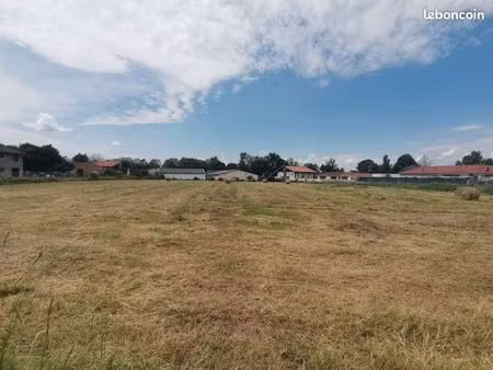terrain 526 m² juillan