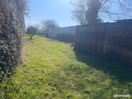 terrain constructible de 1000m2 non viabilisé