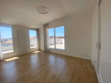 location appartement 4 pièces 128m² la rochelle 17000