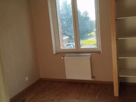 petit appartement aménagé - idéal personne âgée seule