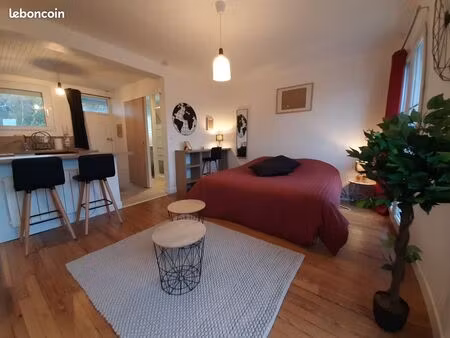 loue f1 meublé idéal étudiant 27m² tout equipe pied forêt et jenner dans immeuble perret