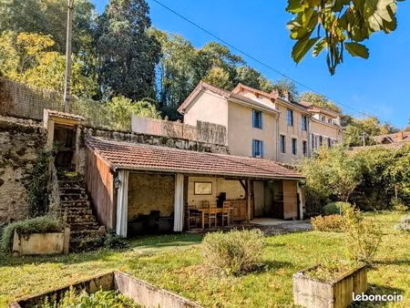 maison de ville t5 avec joli jardin et garage au coeur de charolles - 120m2