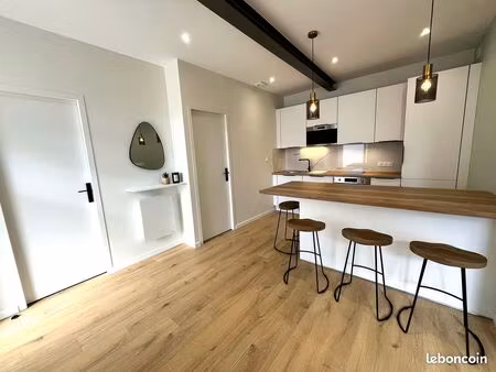 magnifique t1 bis 35 m² – grande terrasse privative + parking privatif – centre-ville – re
