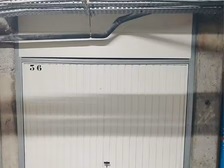 box fermée 13m2 à louer