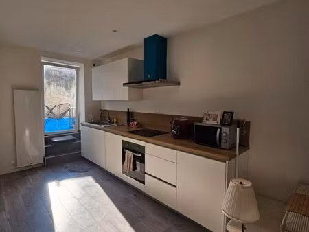 bel appartement f3 refait à neuf de 70m2 dans petite copropriété cave + terrasse