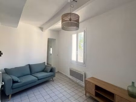 très beau t3 au calme dans le cœur historique de pernes