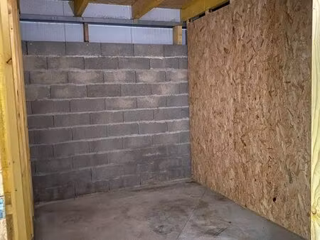 box de stockage / garde meuble - sécurisé
