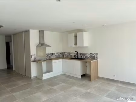 maison avec terrain clos t5