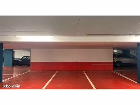 location place de parking sous-terrain