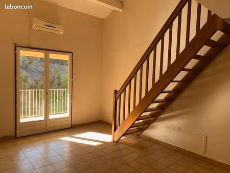 appartement 2 pièces avec mezzanine et balcon à louer à sartène
