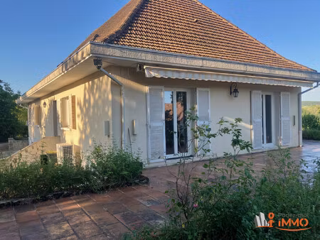 villa traditionnelle sur 6490m2 de terrain constructible