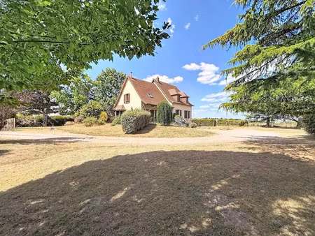vente maison 7 pièces 200 m² à saint-pierre-de-varennes (71670)  290 000 €