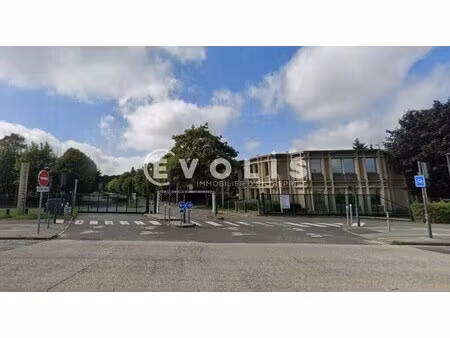 location bureaux 180 m² à 550 m²