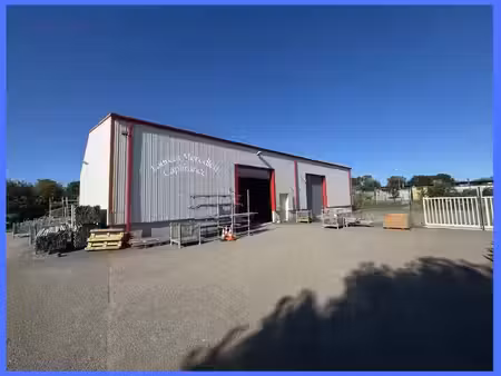 local d’activités de 570 m² – entrepôts  bureaux et possibilité de division en 2 lots indé