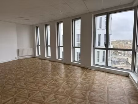 location bureaux 226 m² à 456 m²