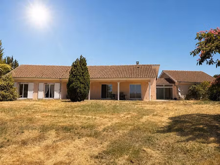 villa pajay 4 pièce(s) 135 m2