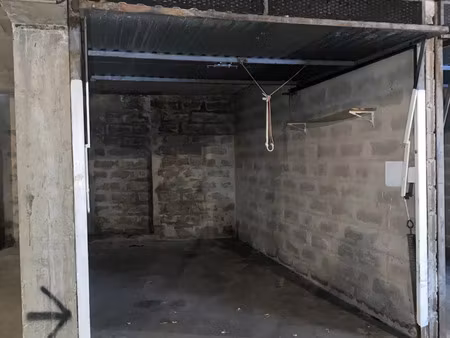 location parking 14m2 marseille 5eme (13005) - 115 € - surface privée