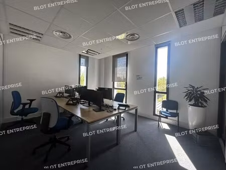 location bureaux 222 m²