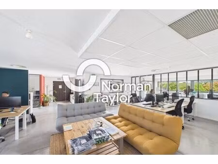 location bureaux 195 m²