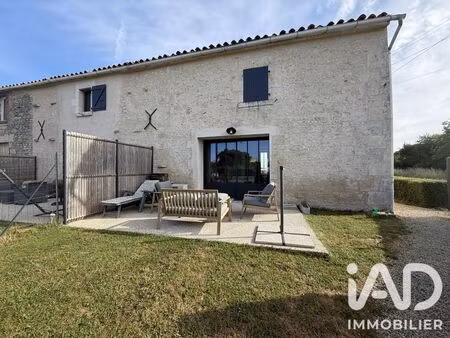 maison à doix (85200)