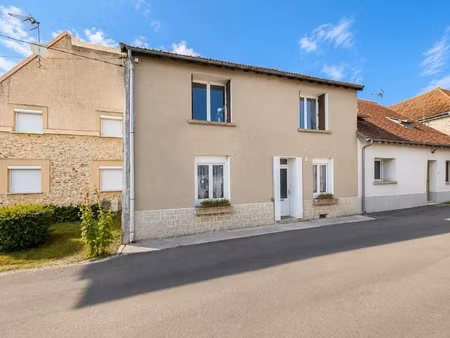 réf 2282 - maison briarde – 3 chambres + jardin