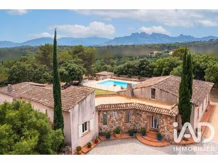 maison à roquebrune-sur-argens (83520)