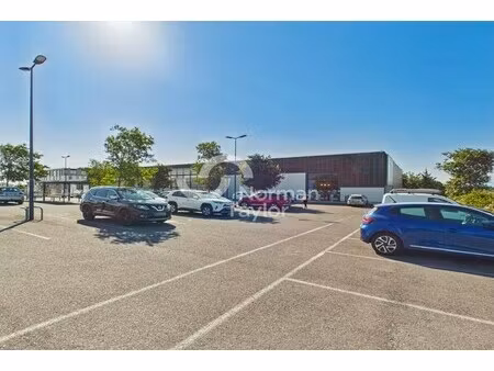 location commerce perpignan 66000 2452m²