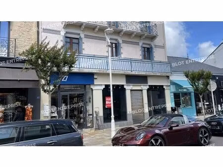 location commerce la baule escoublac 44500 166m²