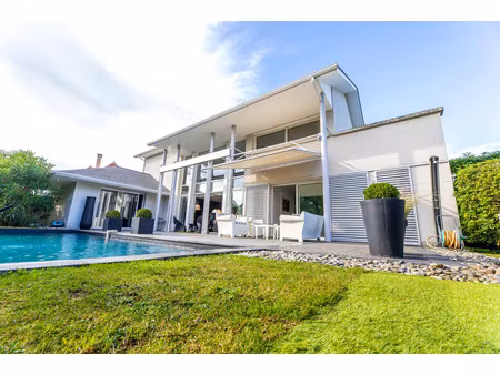 vente maison 6 pièces 187m2 idron 64320 - 769000 € - surface privée