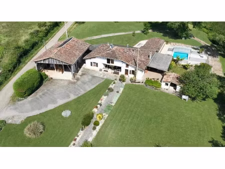 vente ferme 10 pièces 250 m² à serignac (82500)  430 000 €