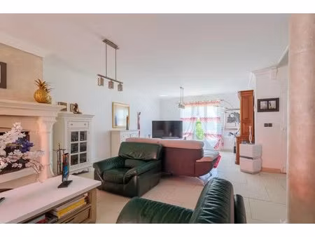 maison de 7 pièces de 245 m² à claye-souilly