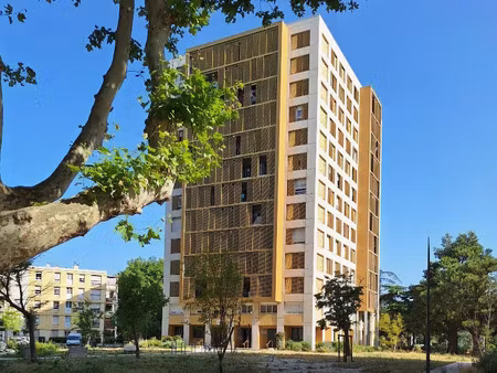 location appartement 4 pièces 74 m² à avignon (84000)
