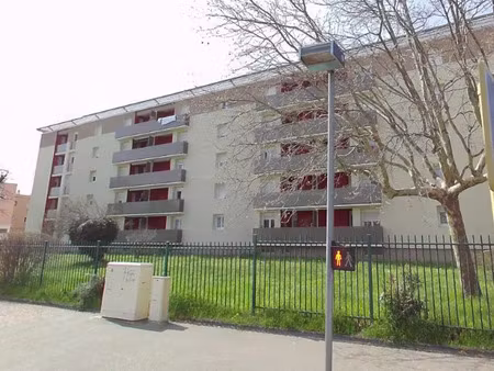 location appartement 4 pièces 70 m² à orange (84100)