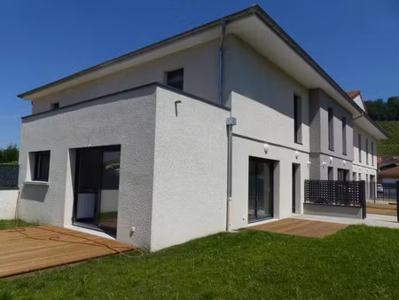 location appartement 3 pièces 90 m² à saint-savin (38300)  910 €