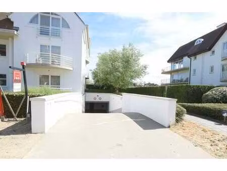 garage box facilement accessible  située au niveau -2 à l'av