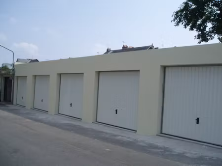 location parking nantes 44300