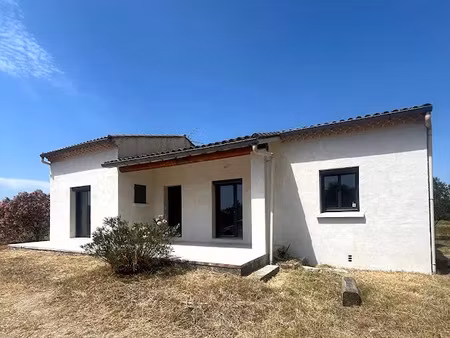 location maison 4 pièces 98 m² à graveson (13690)  1 450 €