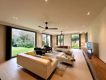 maison de luxe à louer dans le quartier ouest