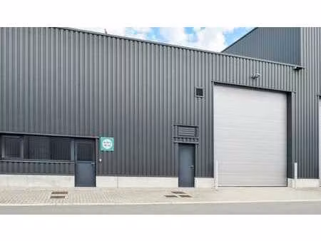 espace de stockage récent à louer à malle