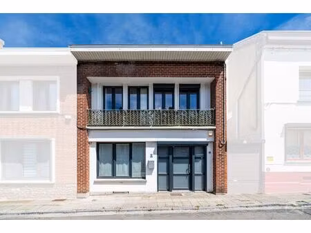 maison à vendre à rue de loverval 65 couillet (vbe43495)