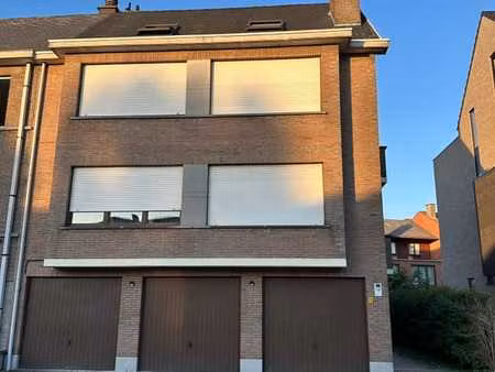 appartement 2 ch. à louer 102m² + garage et emplacement