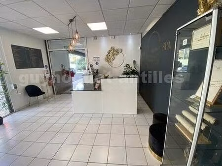 local commercial à louer